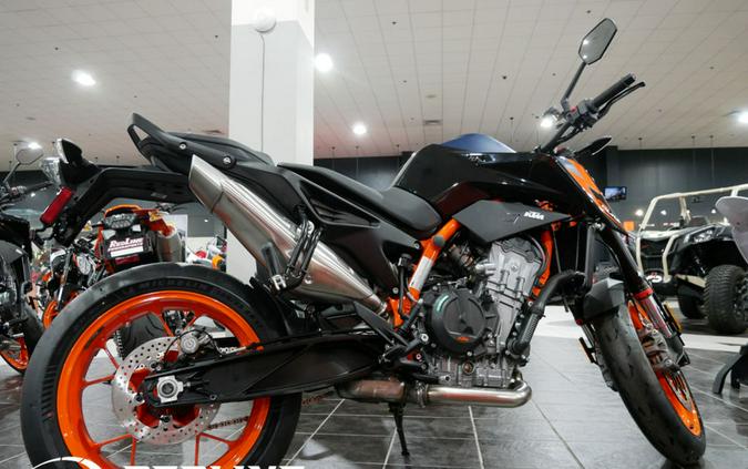 2023 KTM 890 Duke R