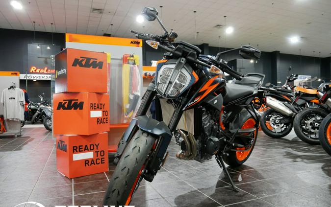 2023 KTM 890 Duke R