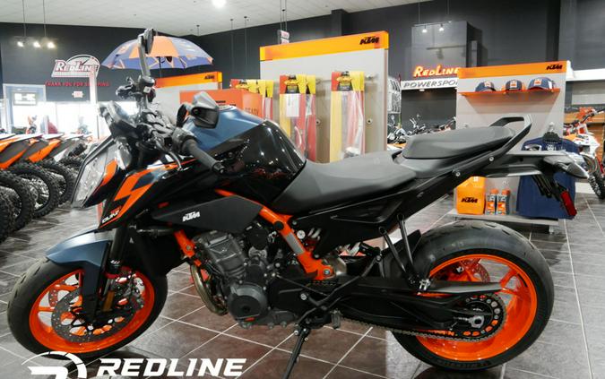 2023 KTM 890 Duke R