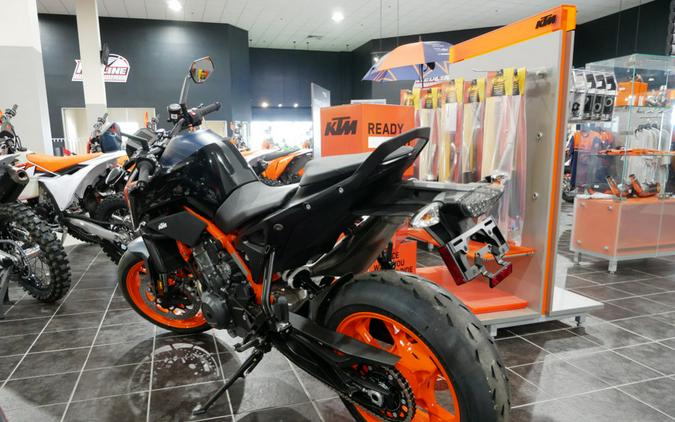 2023 KTM 890 Duke R