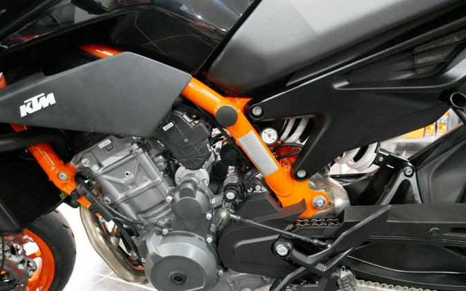 2023 KTM 890 Duke R