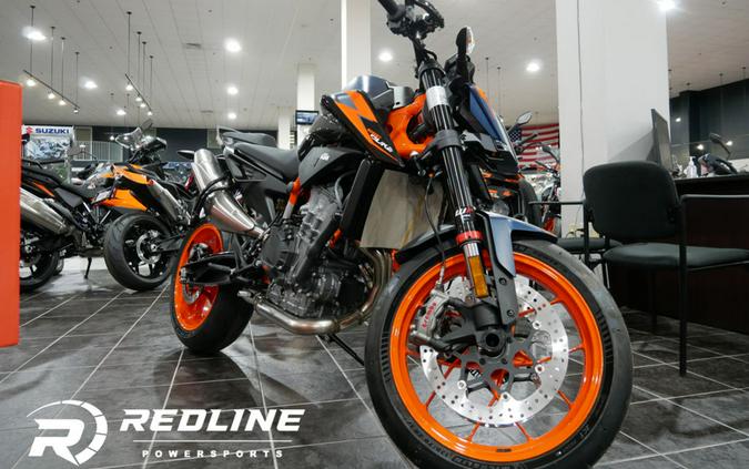 2023 KTM 890 Duke R