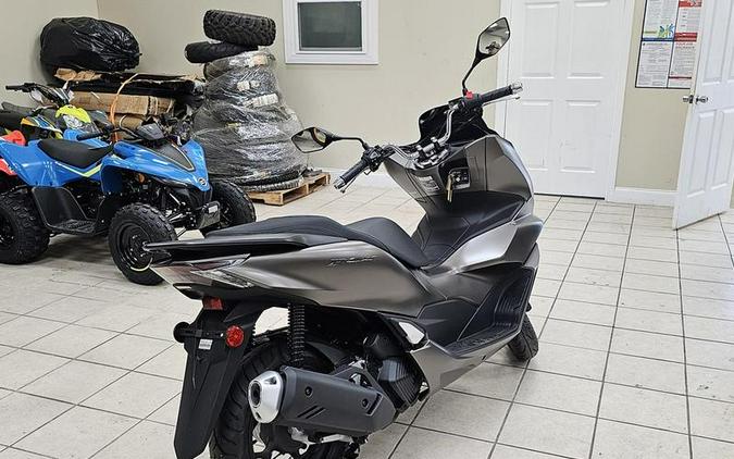 2023 Honda® PCX