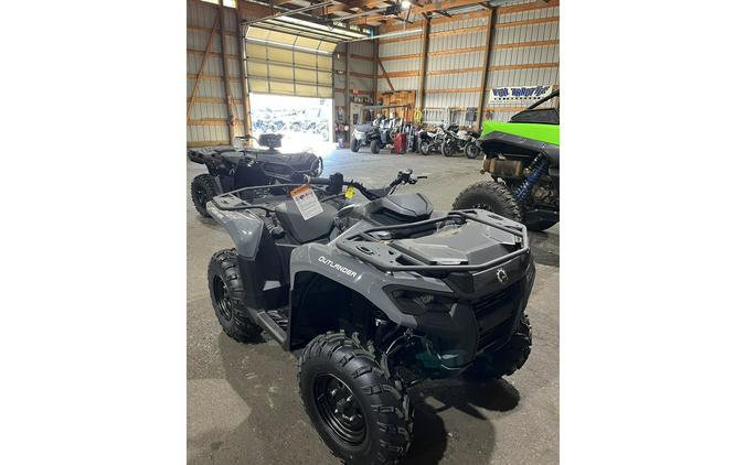 2026 ATV OUTL DPS 700 GY 26 - Can-Am