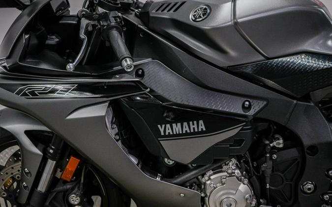 2016 Yamaha YZF-R1