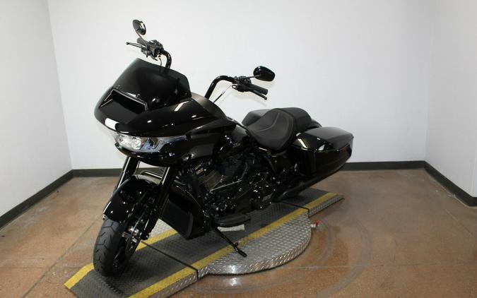 2026 Harley-Davidson® Road Glide® VIVID BLACK