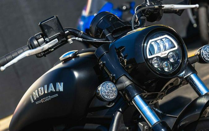 2025 Indian Scout Bobber Limited Black Metallic