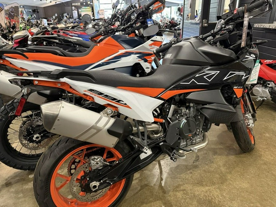 2024 KTM SMT 890