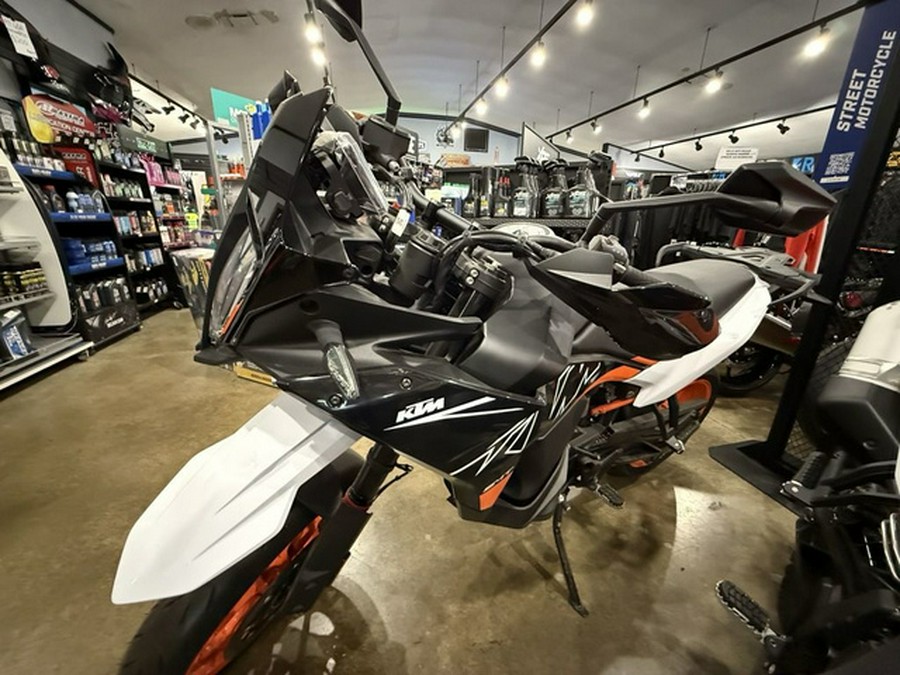 2024 KTM SMT 890