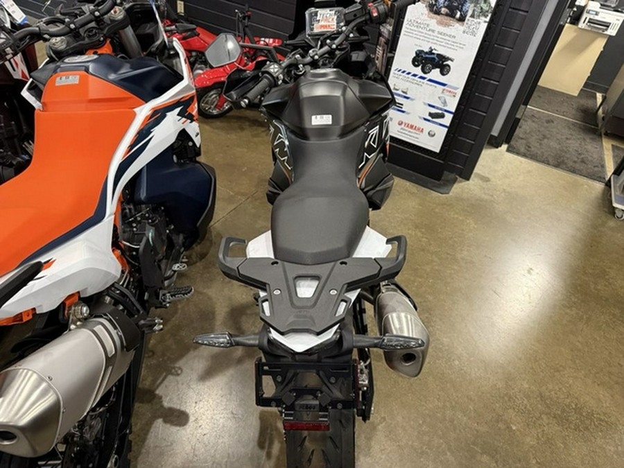 2024 KTM SMT 890