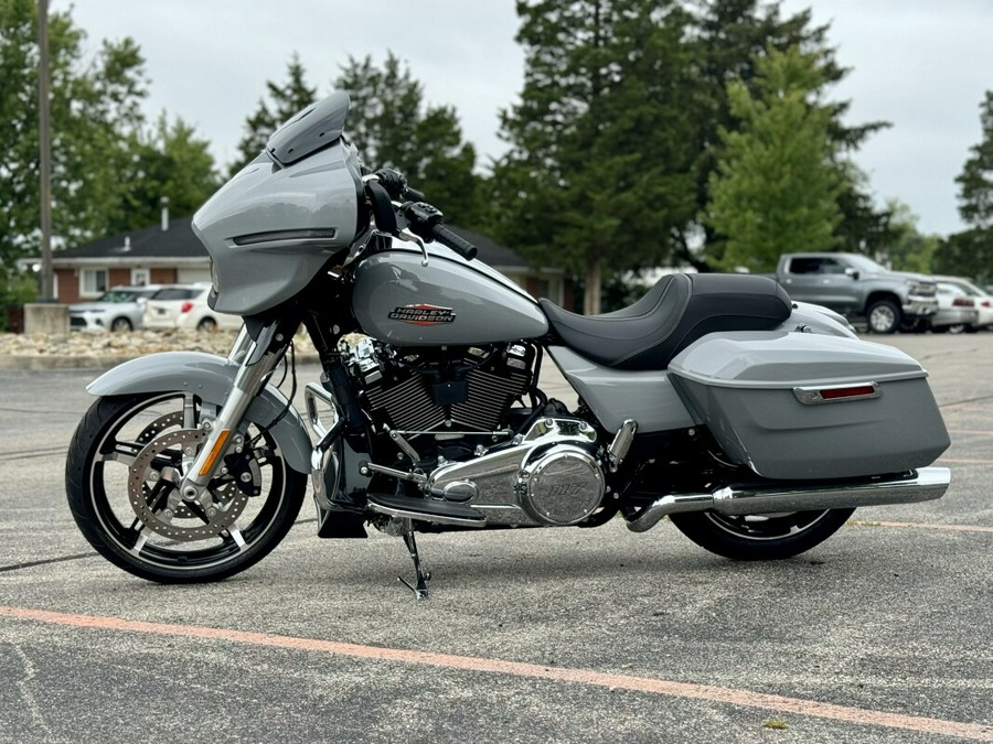 2024 Harley-Davidson Street Glide® Billiard Gray