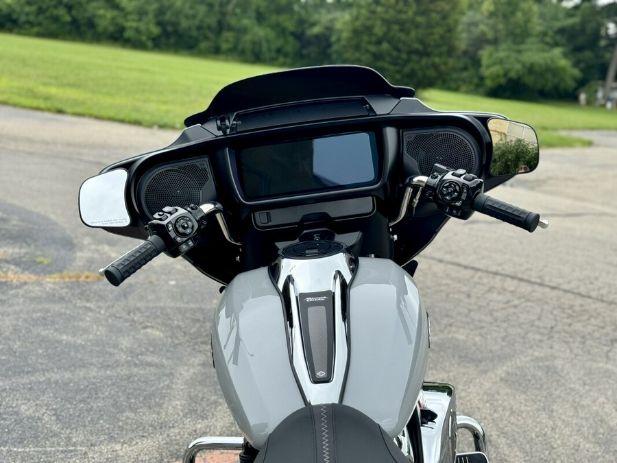 2024 Harley-Davidson Street Glide® Billiard Gray