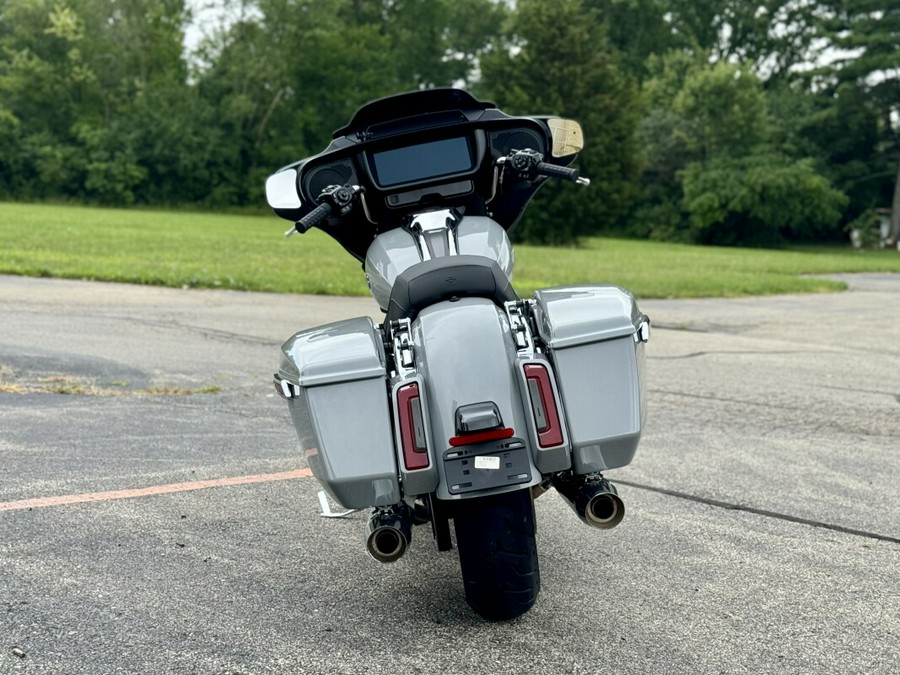 2024 Harley-Davidson Street Glide® Billiard Gray