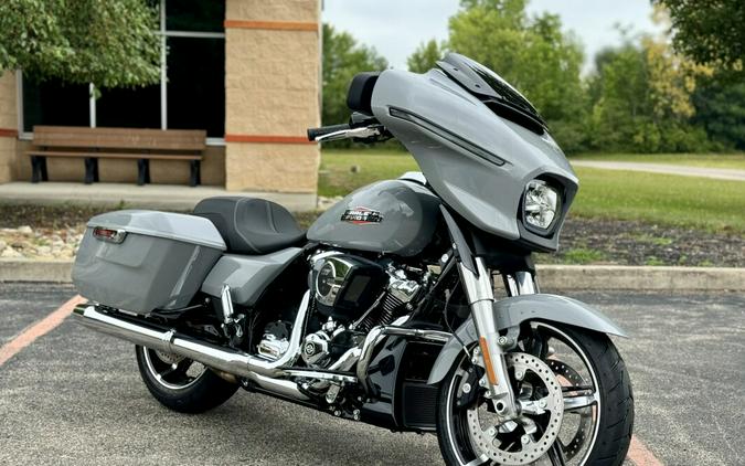 2024 Harley-Davidson Street Glide® Billiard Gray