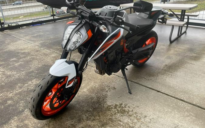 2020 KTM 890 Duke R