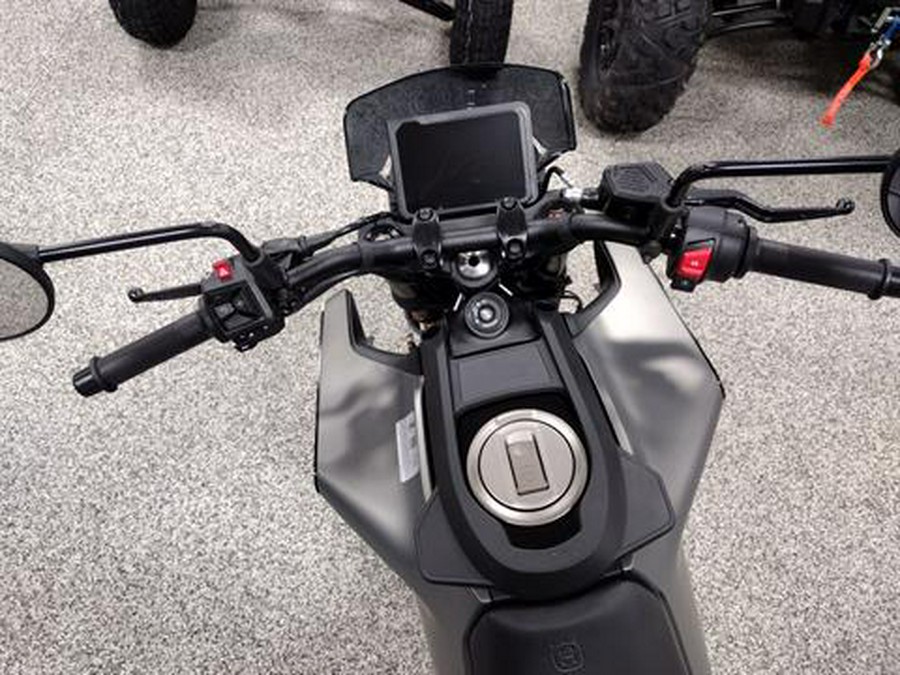 2024 Husqvarna Svartpilen 401