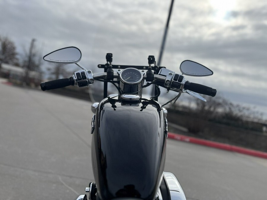 2003 Harley-Davidson® 1200 Custom XL1200C VIVID BLACK