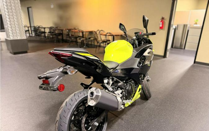 2026 Kawasaki Ninja 500 ABS Metallic Yellowish Green/Ebony SE ABS