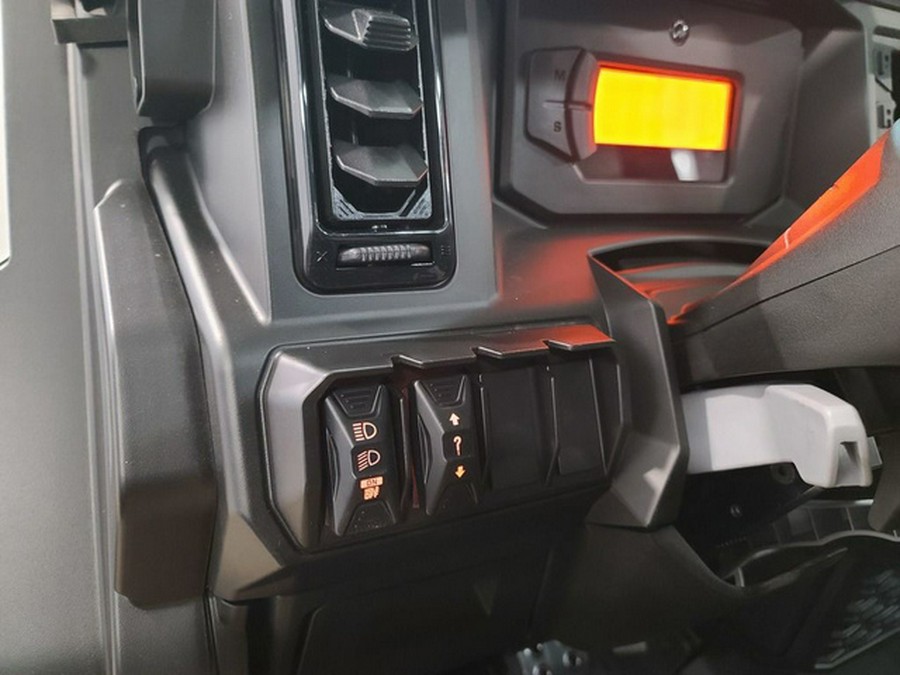 2026 Can-Am Defender MAX Limited HD11