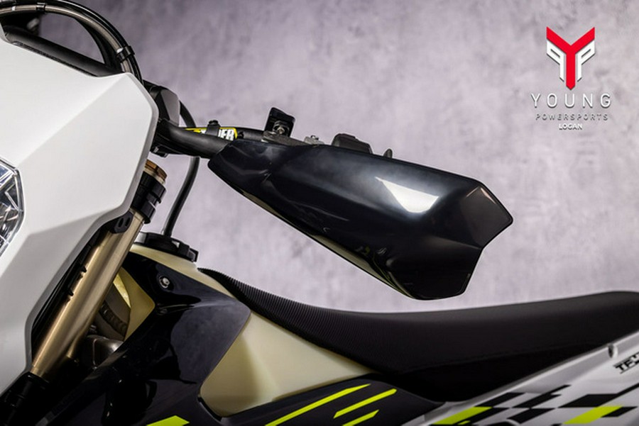 2026 Triumph TF 450-E Jet Black/Pure White