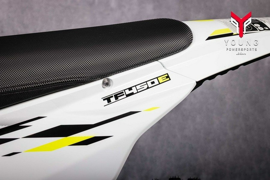 2026 Triumph TF 450-E Jet Black/Pure White