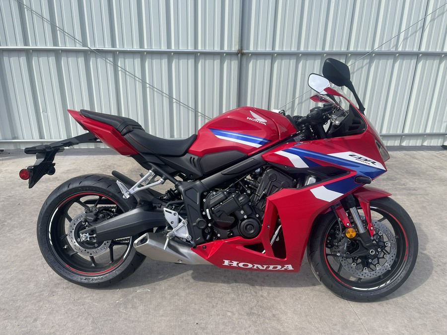 2026 Honda CBR650R E-Clutch