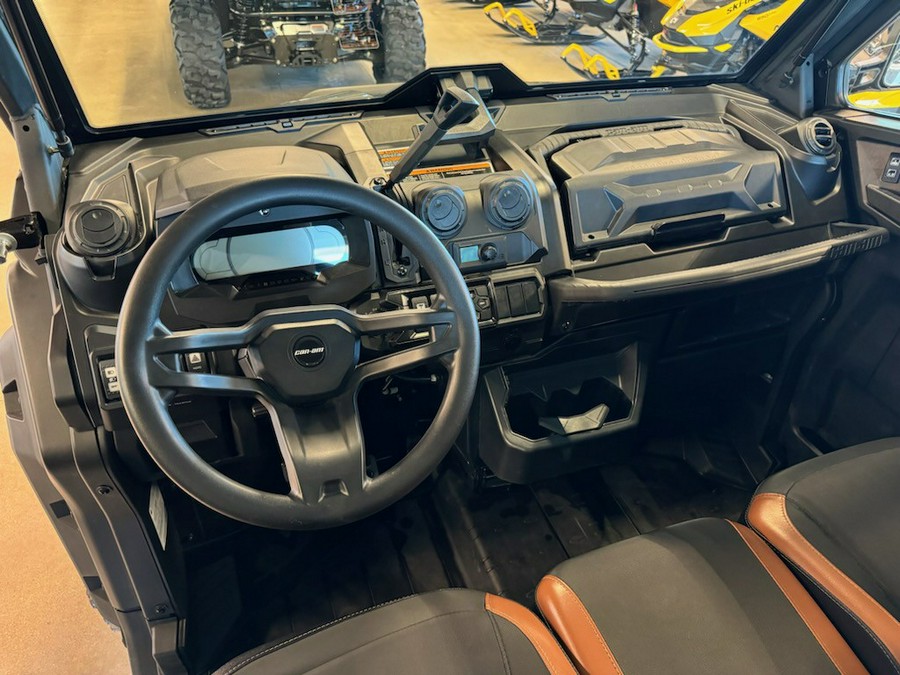 2022 Can-Am Defender Limited CAB HD10