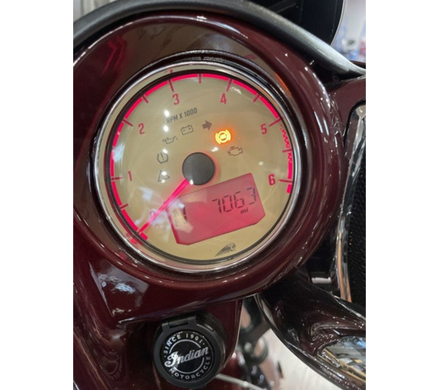 2021 Indian Roadmaster Maroon Metallic/Crimson Metallic