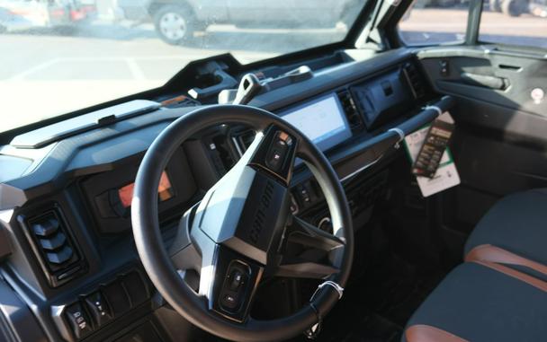 2026 CAN-AM DEFENDER MAX LONE STAR CAB HD11