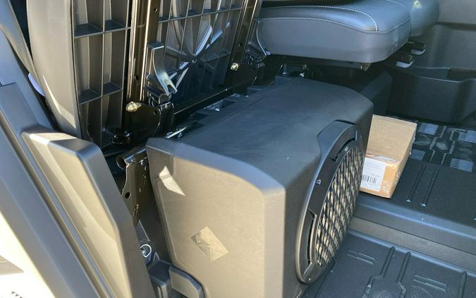 2027 Can-Am Defender XU Limited HD11