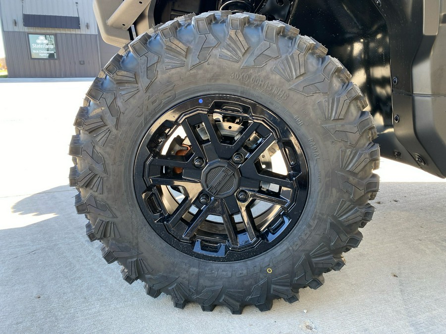 2027 Can-Am Defender XU MAX Limited HD11