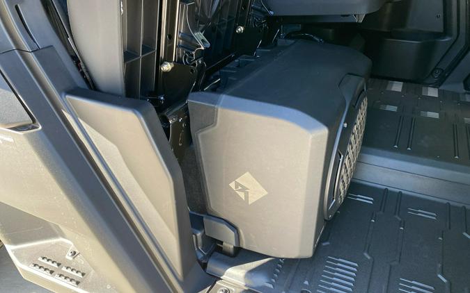 2027 Can-Am Defender XU MAX Limited HD11
