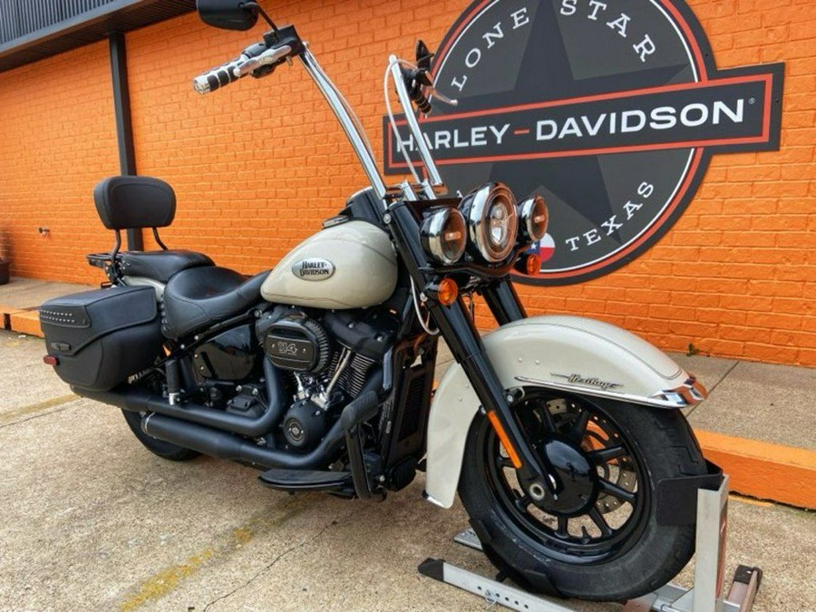 2022 Harley-Davidson® FLHCS - Heritage Classic 114