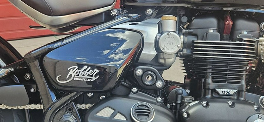 2026 Triumph Bonneville Bobber Jet Black