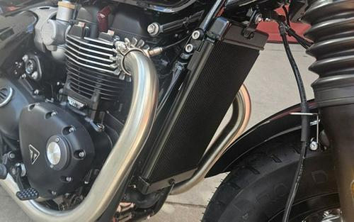 2026 Triumph Bonneville Bobber Jet Black