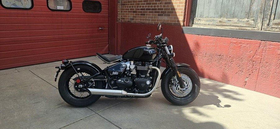 2026 Triumph Bonneville Bobber Jet Black