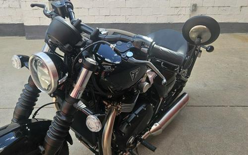 2026 Triumph Bonneville Bobber Jet Black