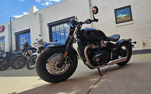 2026 Triumph Bonneville Bobber Jet Black