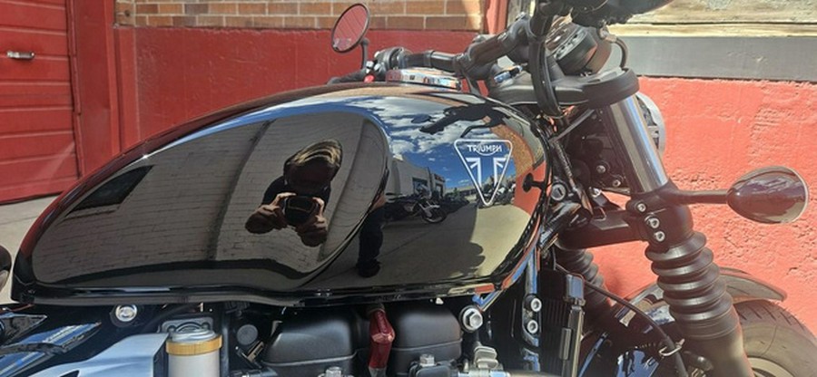 2026 Triumph Bonneville Bobber Jet Black