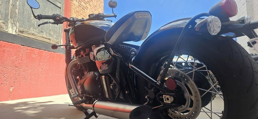 2026 Triumph Bonneville Bobber Jet Black