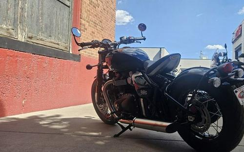 2026 Triumph Bonneville Bobber Jet Black