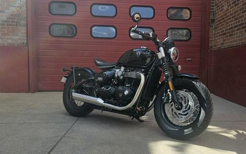 2026 Triumph Bonneville Bobber Jet Black