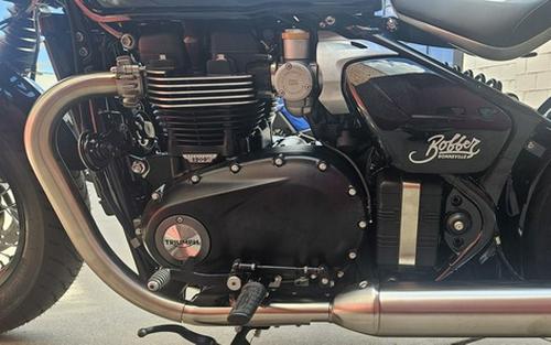 2026 Triumph Bonneville Bobber Jet Black