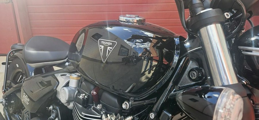 2026 Triumph Bonneville Bobber Jet Black