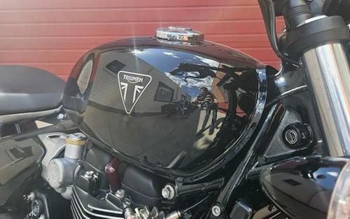 2026 Triumph Bonneville Bobber Jet Black