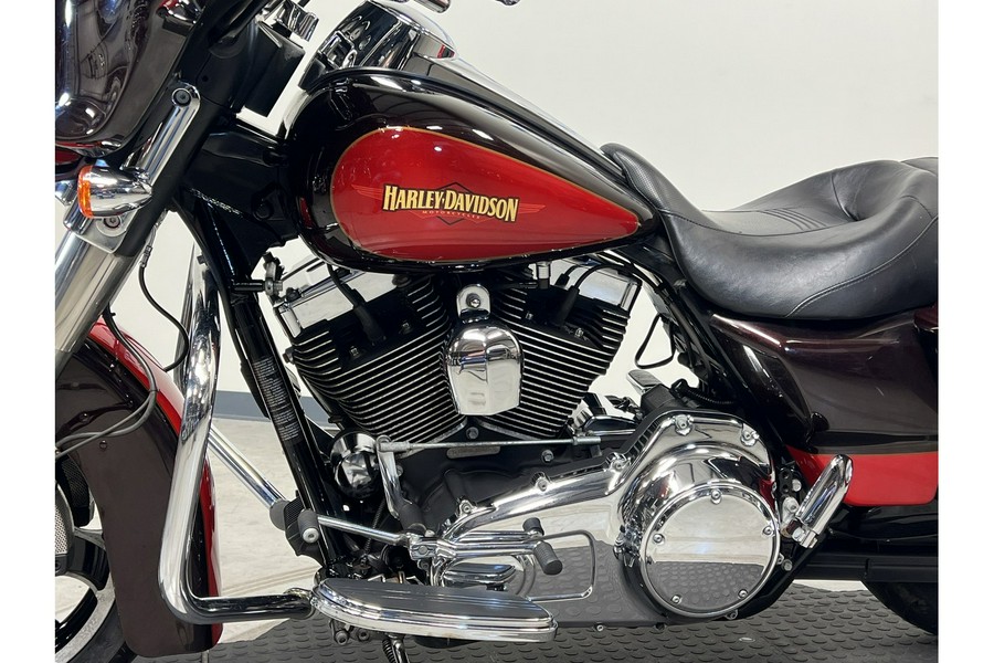 2010 Harley-Davidson® STREET GLIDE FLHX