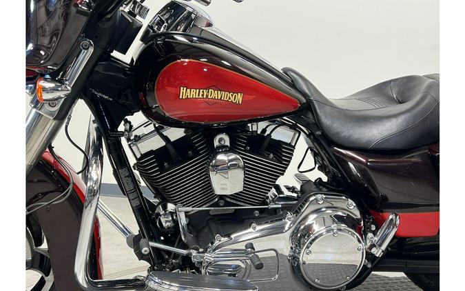2010 Harley-Davidson® STREET GLIDE FLHX