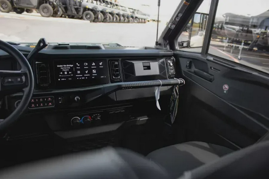 2026 CAN-AM DEFENDER MAX LIMITED CAB HD11