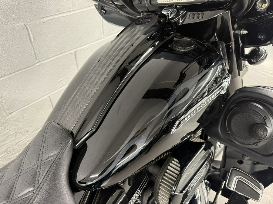 2016 Harley-Davidson FLHXSE CVO Street Glide