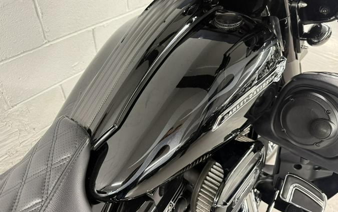 2016 Harley-Davidson FLHXSE CVO Street Glide